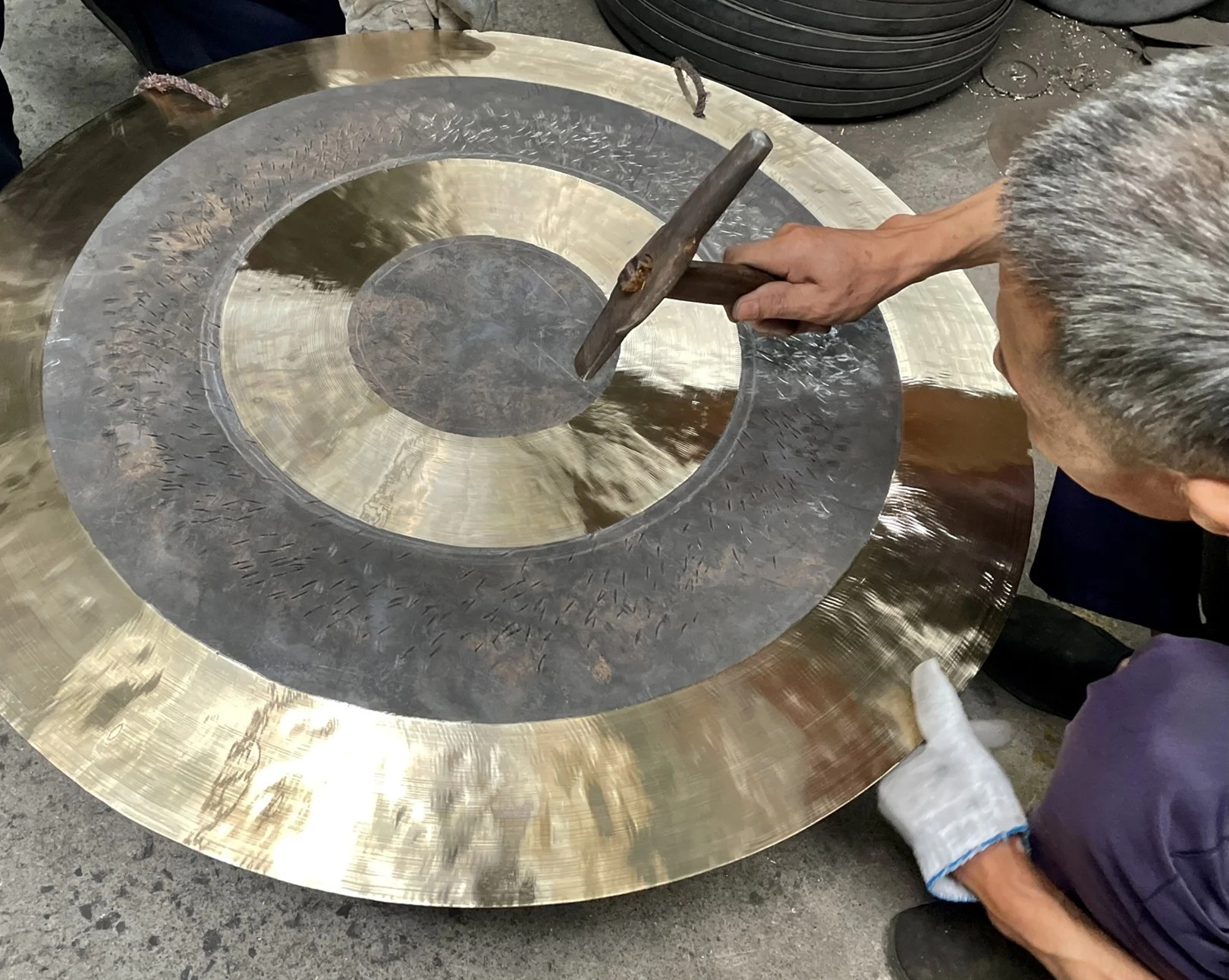 how is the gong made