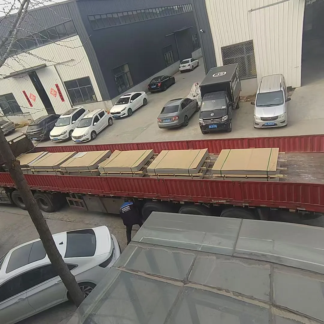 livraison de marchandises à l'usine d'arboreacymbal